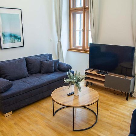 City Centre Apartment With Parking Praga Exterior foto